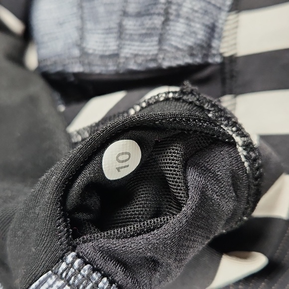 Lululemon -Rest Less SportsTank - Black/White w/drawstring waist - Sz 10 - Picture 4 of 6